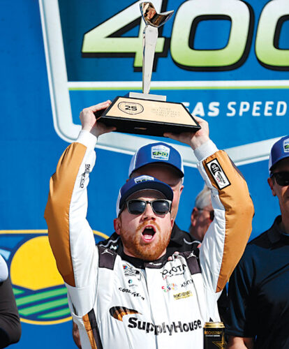 Tyler Reddick passes Kyle Larson on OT’s final lap